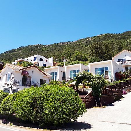 Namhae Bluemare Pension מראה חיצוני תמונה