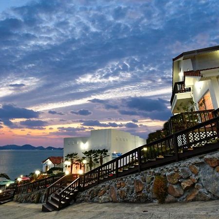 Namhae Bluemare Pension מראה חיצוני תמונה