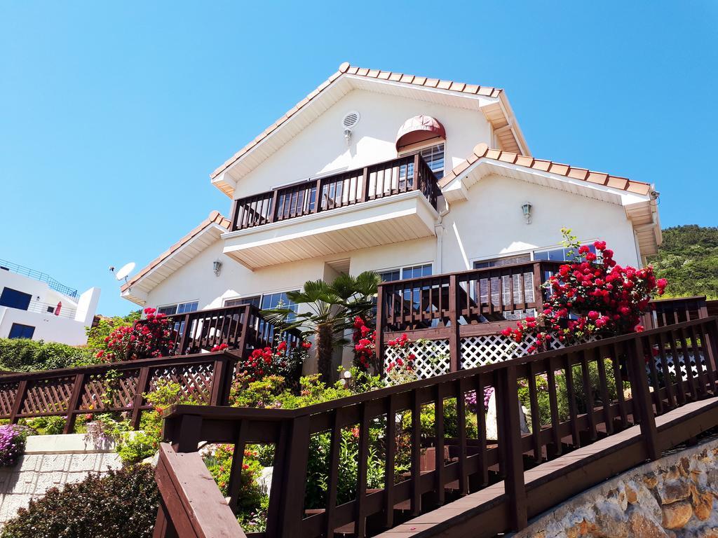 Namhae Bluemare Pension מראה חיצוני תמונה