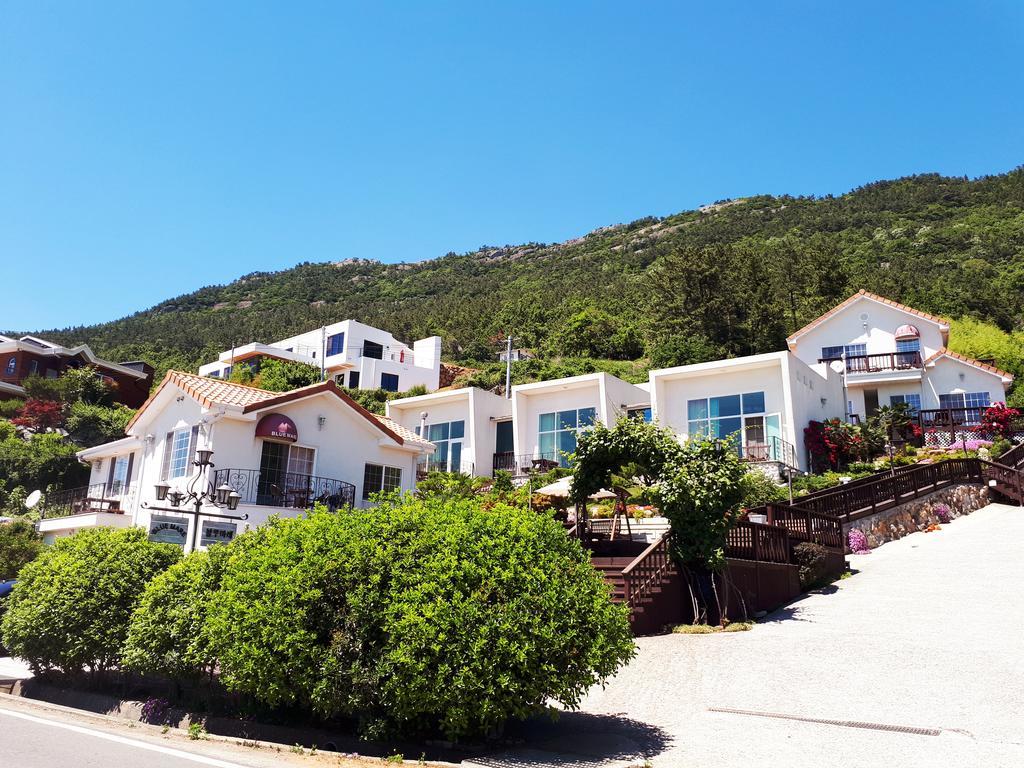 Namhae Bluemare Pension מראה חיצוני תמונה
