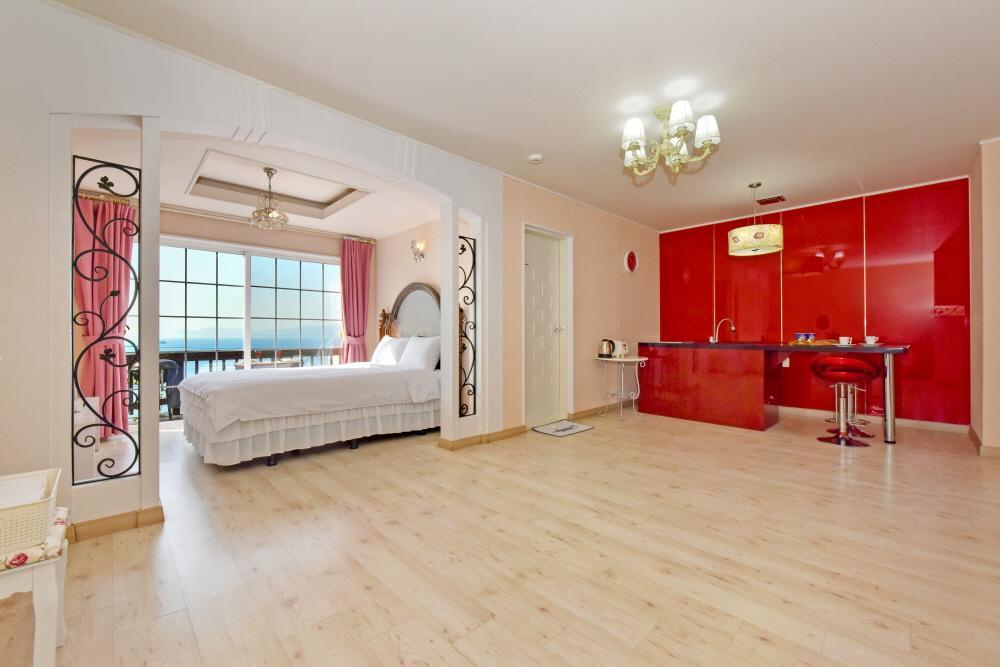 Namhae Bluemare Pension מראה חיצוני תמונה