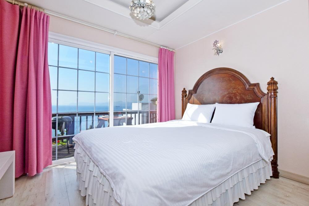 Namhae Bluemare Pension מראה חיצוני תמונה