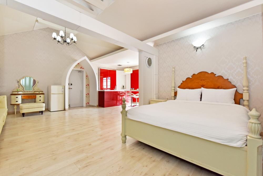 Namhae Bluemare Pension מראה חיצוני תמונה