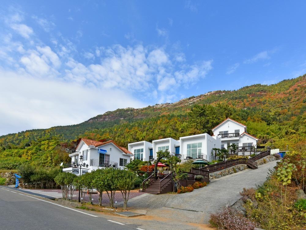 Namhae Bluemare Pension מראה חיצוני תמונה