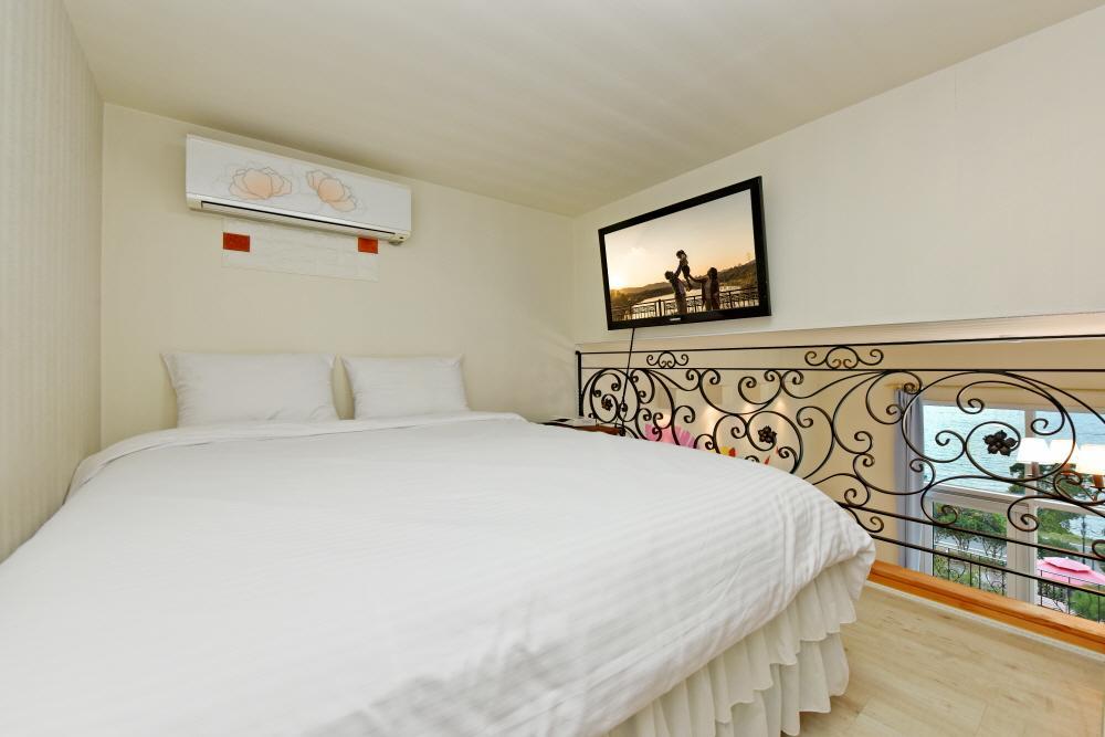 Namhae Bluemare Pension מראה חיצוני תמונה