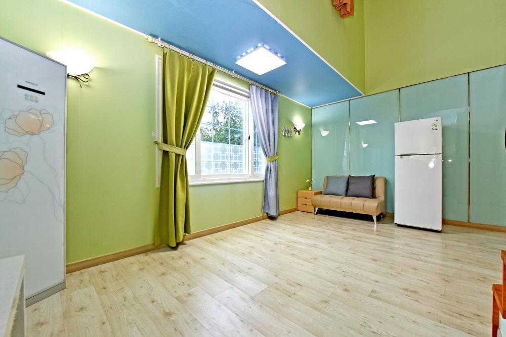 Namhae Bluemare Pension מראה חיצוני תמונה