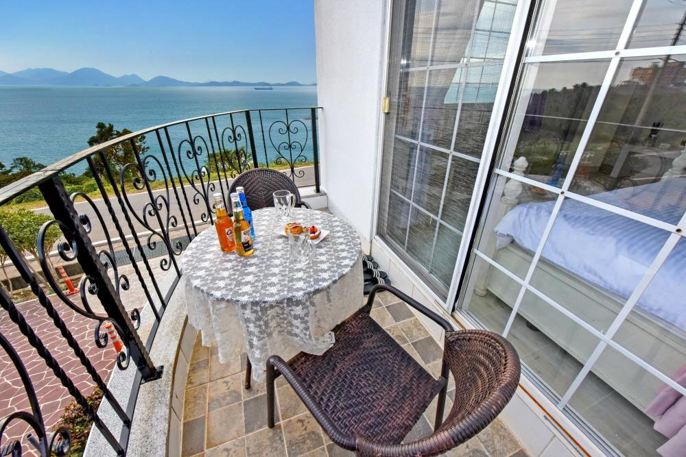 Namhae Bluemare Pension מראה חיצוני תמונה
