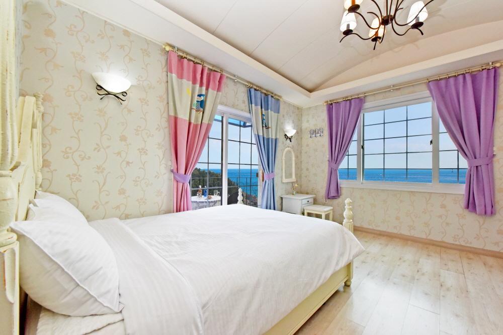 Namhae Bluemare Pension מראה חיצוני תמונה
