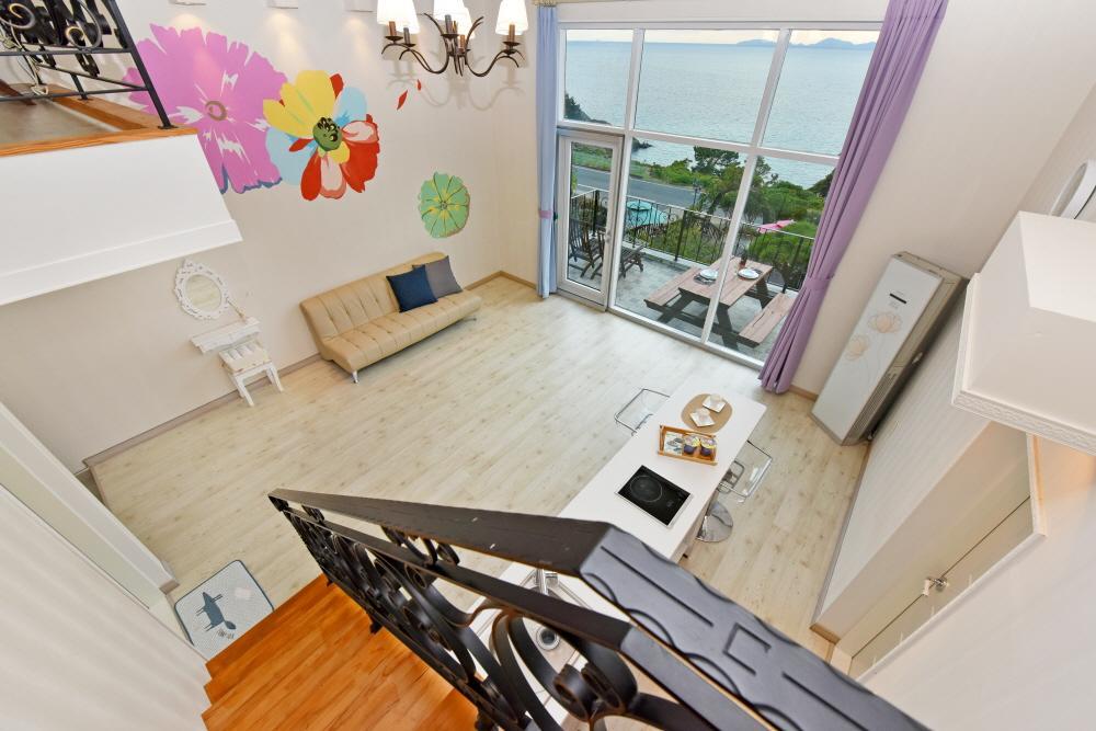 Namhae Bluemare Pension מראה חיצוני תמונה