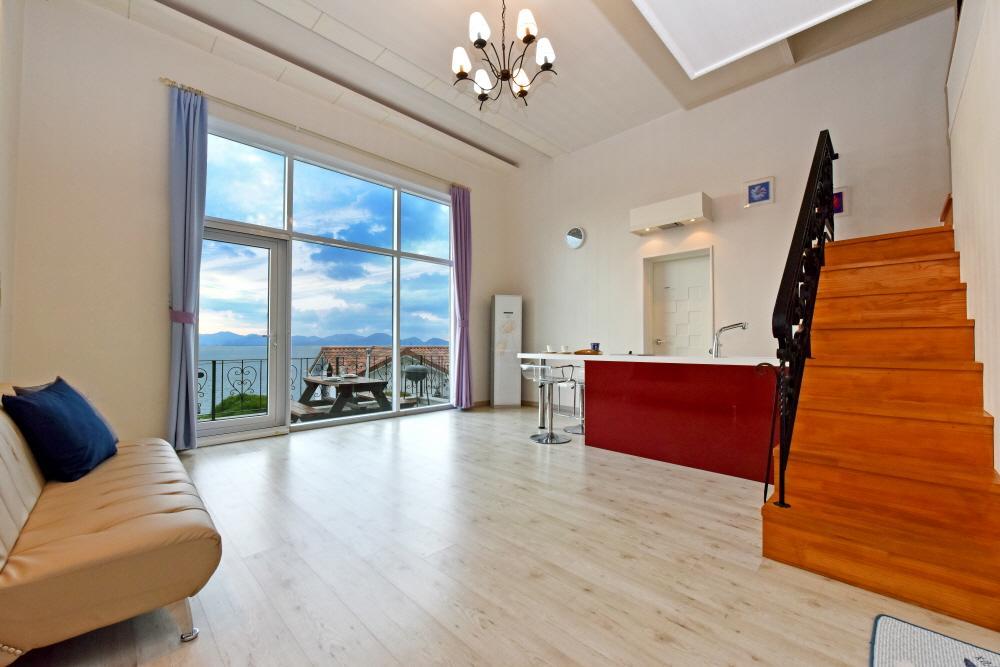 Namhae Bluemare Pension מראה חיצוני תמונה