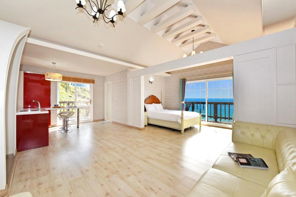 Namhae Bluemare Pension מראה חיצוני תמונה