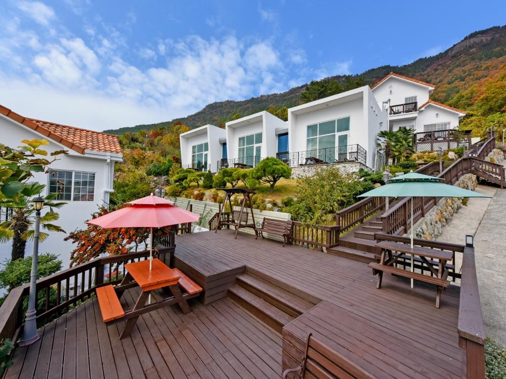 Namhae Bluemare Pension מראה חיצוני תמונה