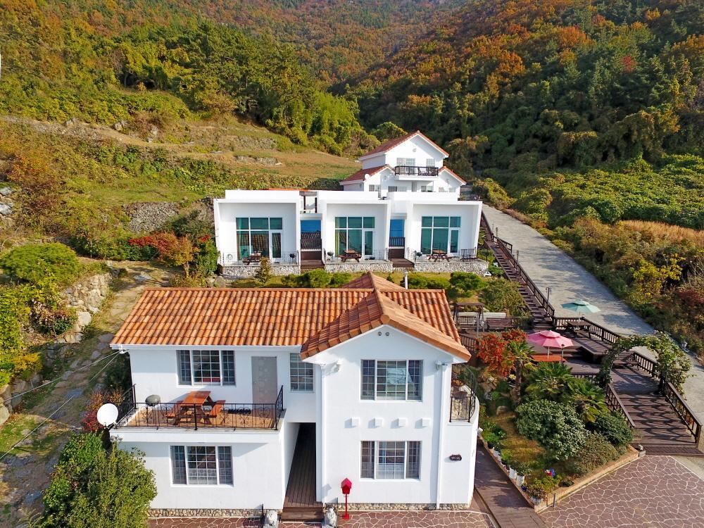 Namhae Bluemare Pension מראה חיצוני תמונה